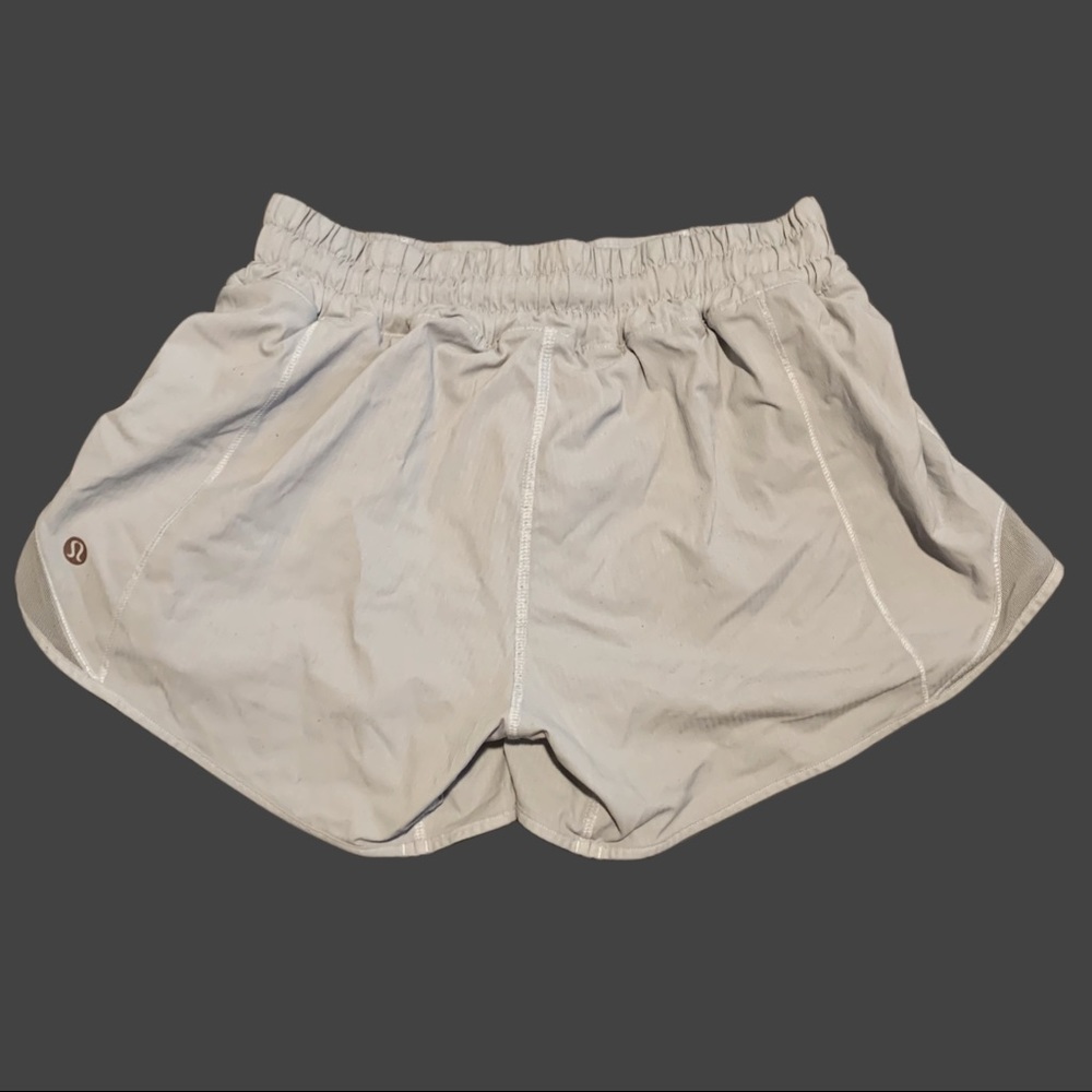🐇 lululemon white hotty hot low-rise lined athletic shorts